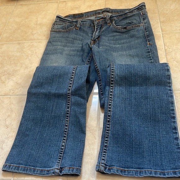 Levi’s jeans , low rise 524 boot cut - Picture 4 of 8